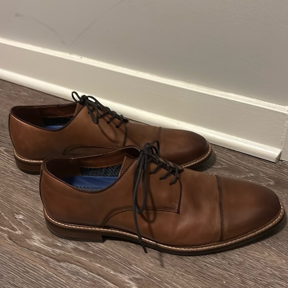 Vince Camuto Landon Cap Toe Oxford 11W in Cognac